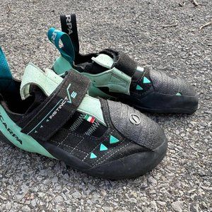 6.5 US W / 37.5 EU Scarpa Instinct VS women's/low volume (LV) climbing shoes